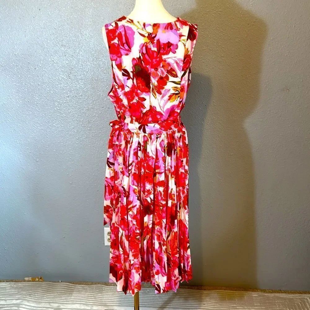 Lane Bryant women’s floral pleated V-neck fit and flare midi dress size 20 - Picture 5 of 12